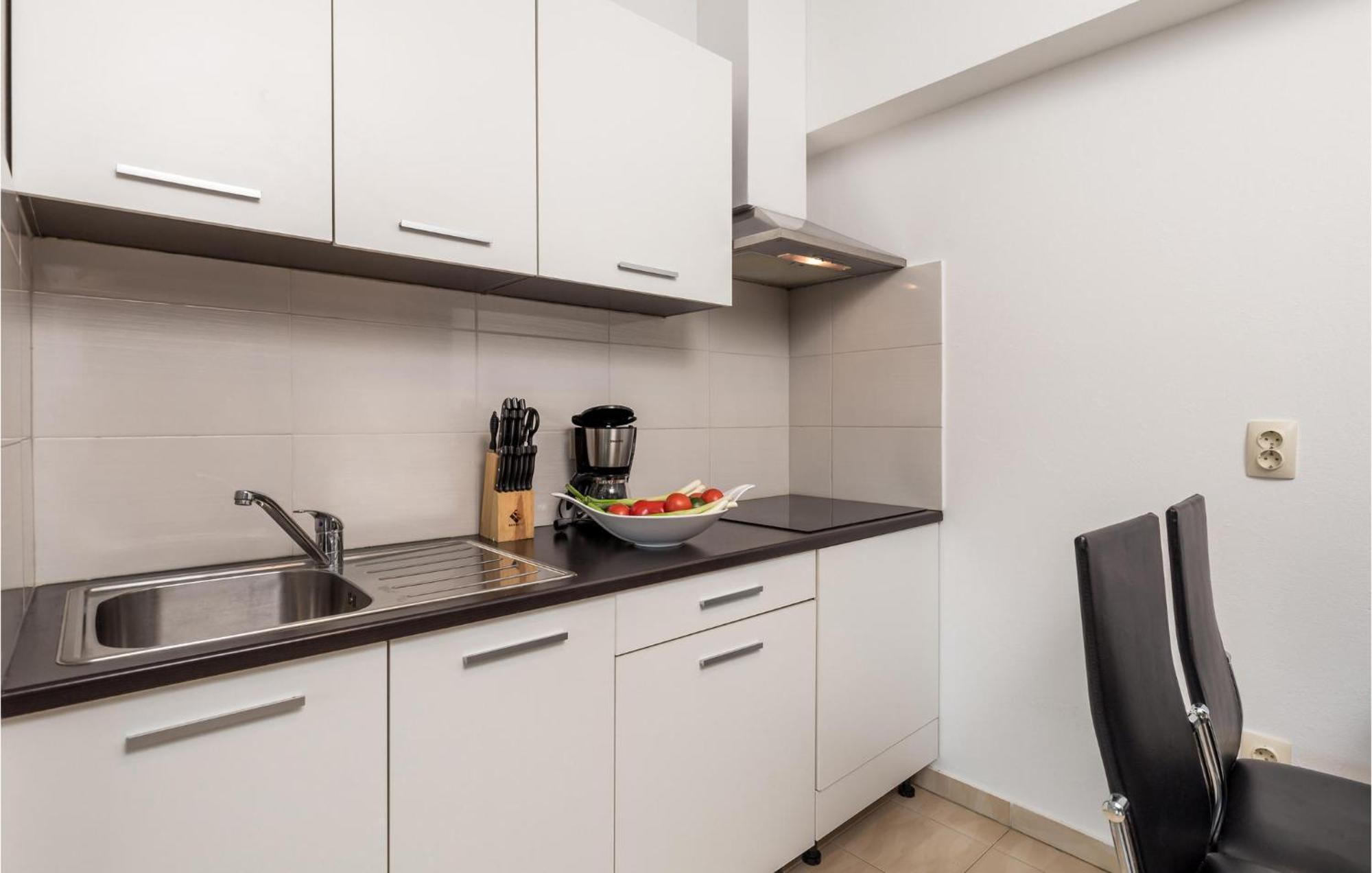 Stunning Apartment In Vrh Vrh  外观 照片