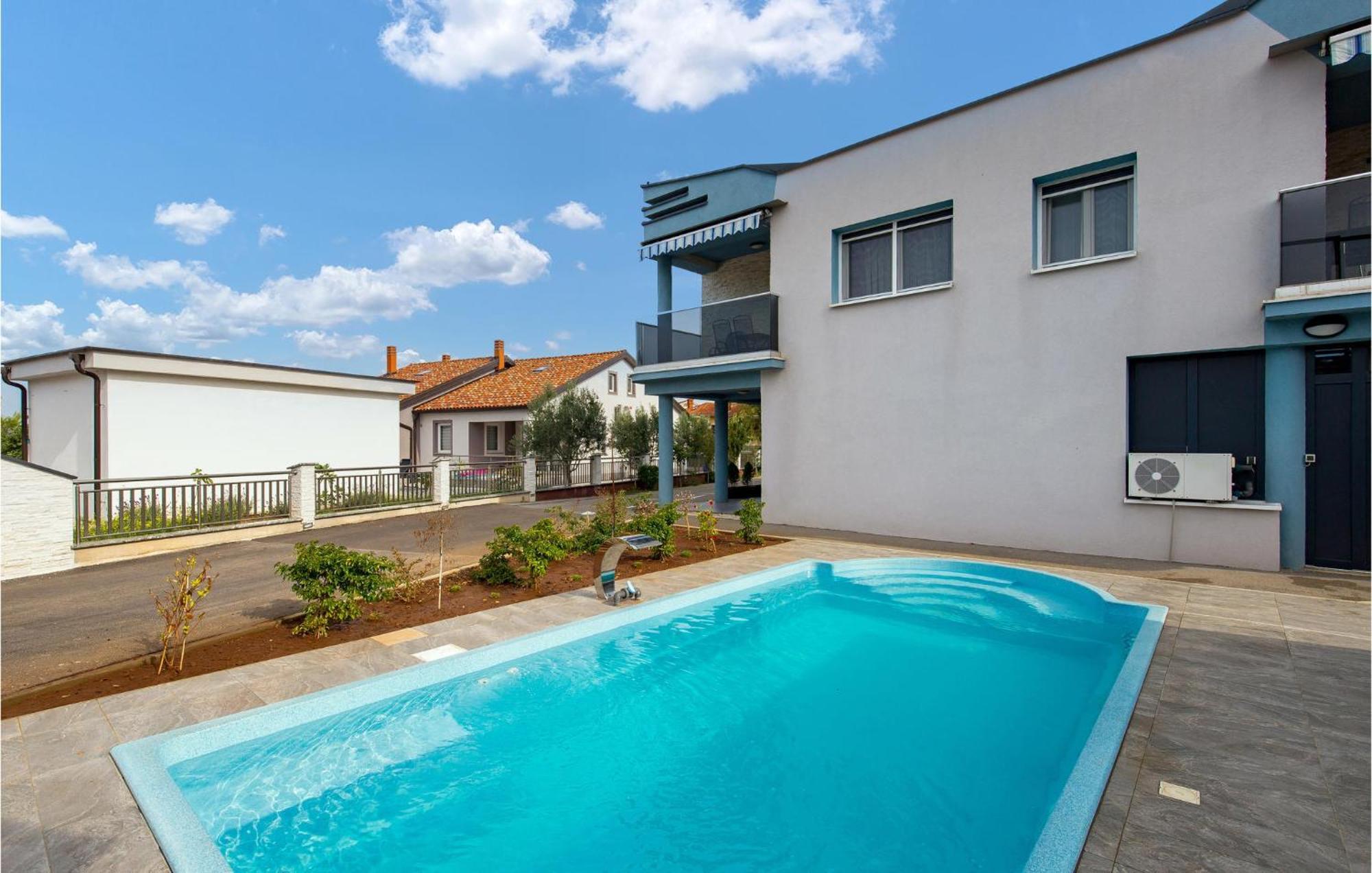 Stunning Apartment In Vrh Vrh  外观 照片