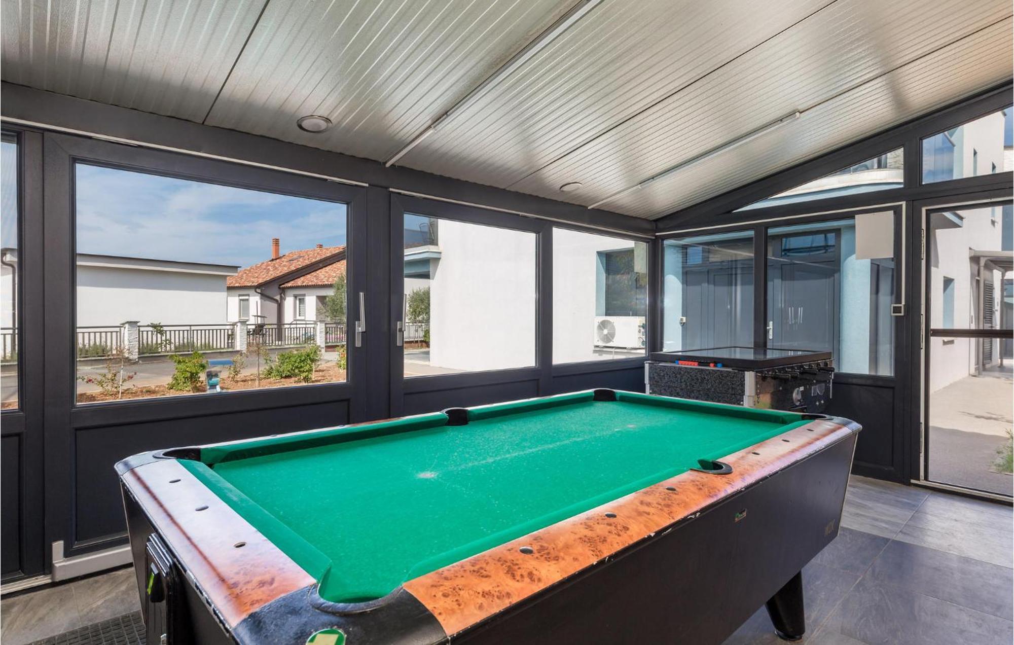 Stunning Apartment In Vrh Vrh  外观 照片